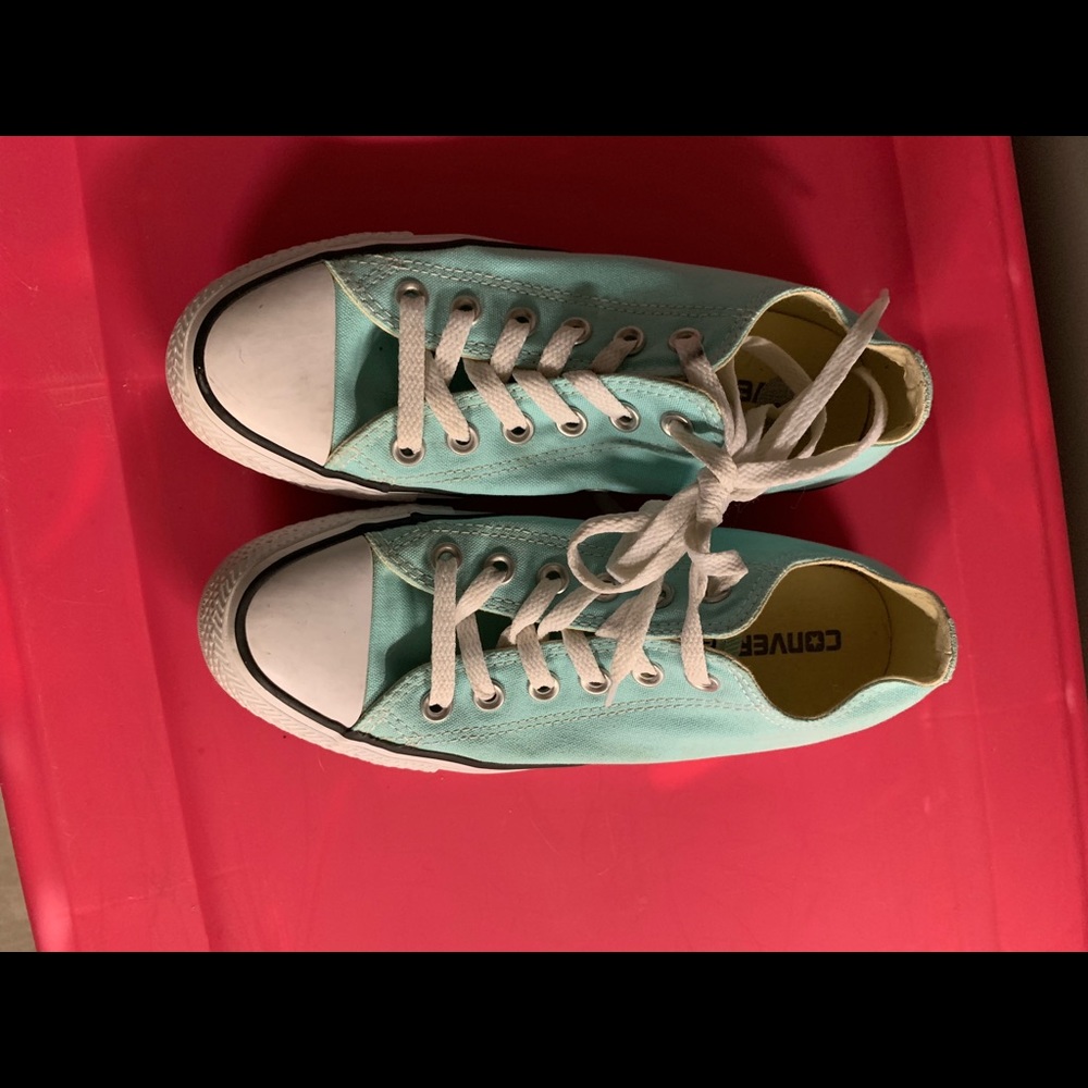 Pre-LOVED converse